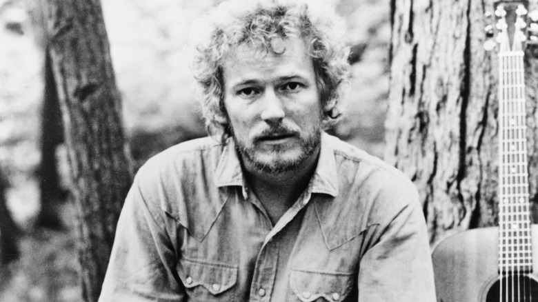 Gordon Lightfoot posing for photo shoot