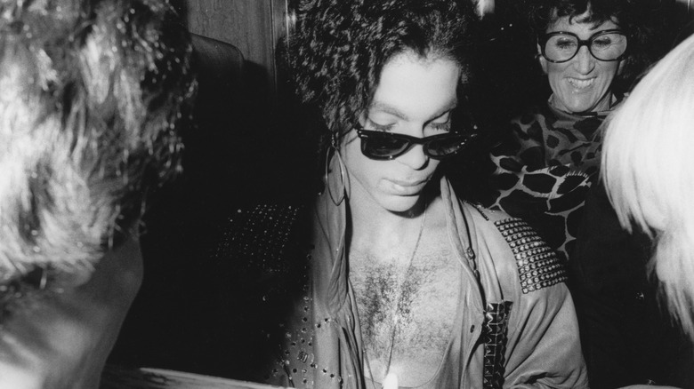 Prince signing autograph