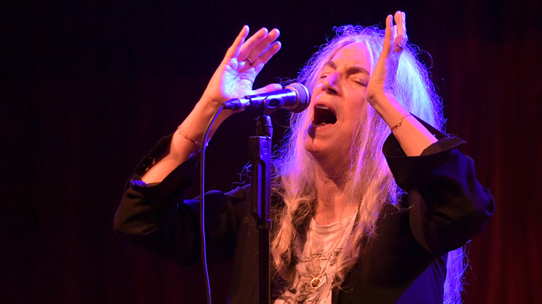 Patti Smith performs "Boots of Spanish Leather" in 2022 in Tulsa
