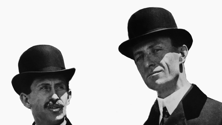 Orville (left) and Wilbur Wright