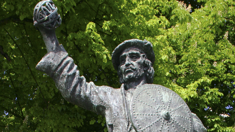 Robin Hood statue and trees