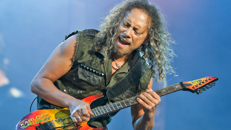 Kirk Hammett performing live