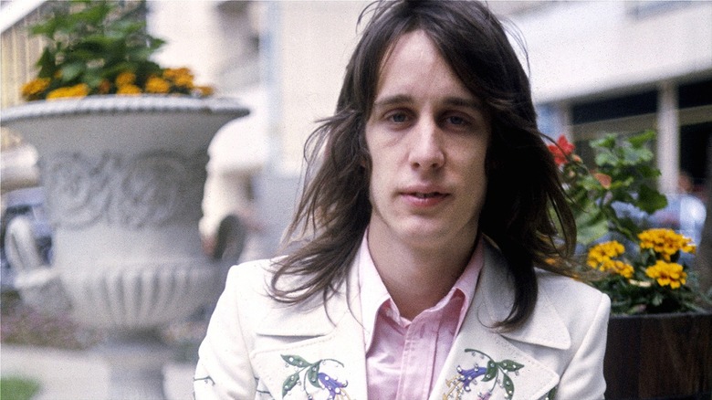 Todd Rundgren grimacing at camera in '70s