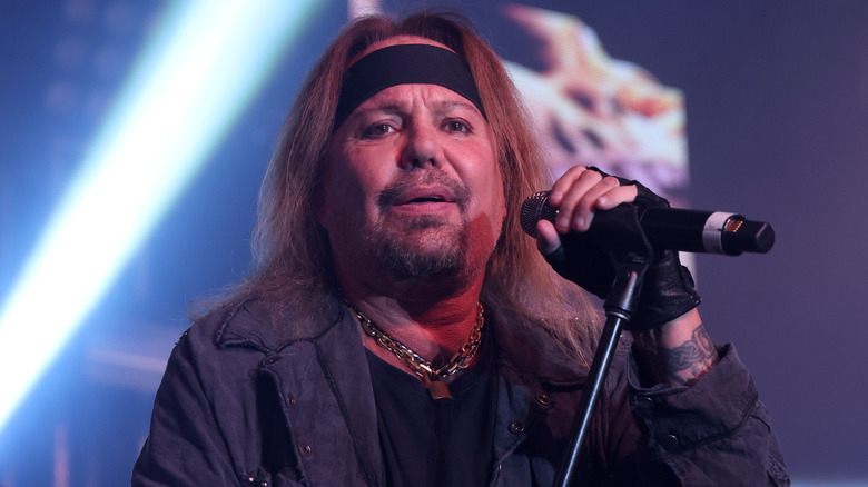 Mötley Crüe's Vince Neil singing in 2024