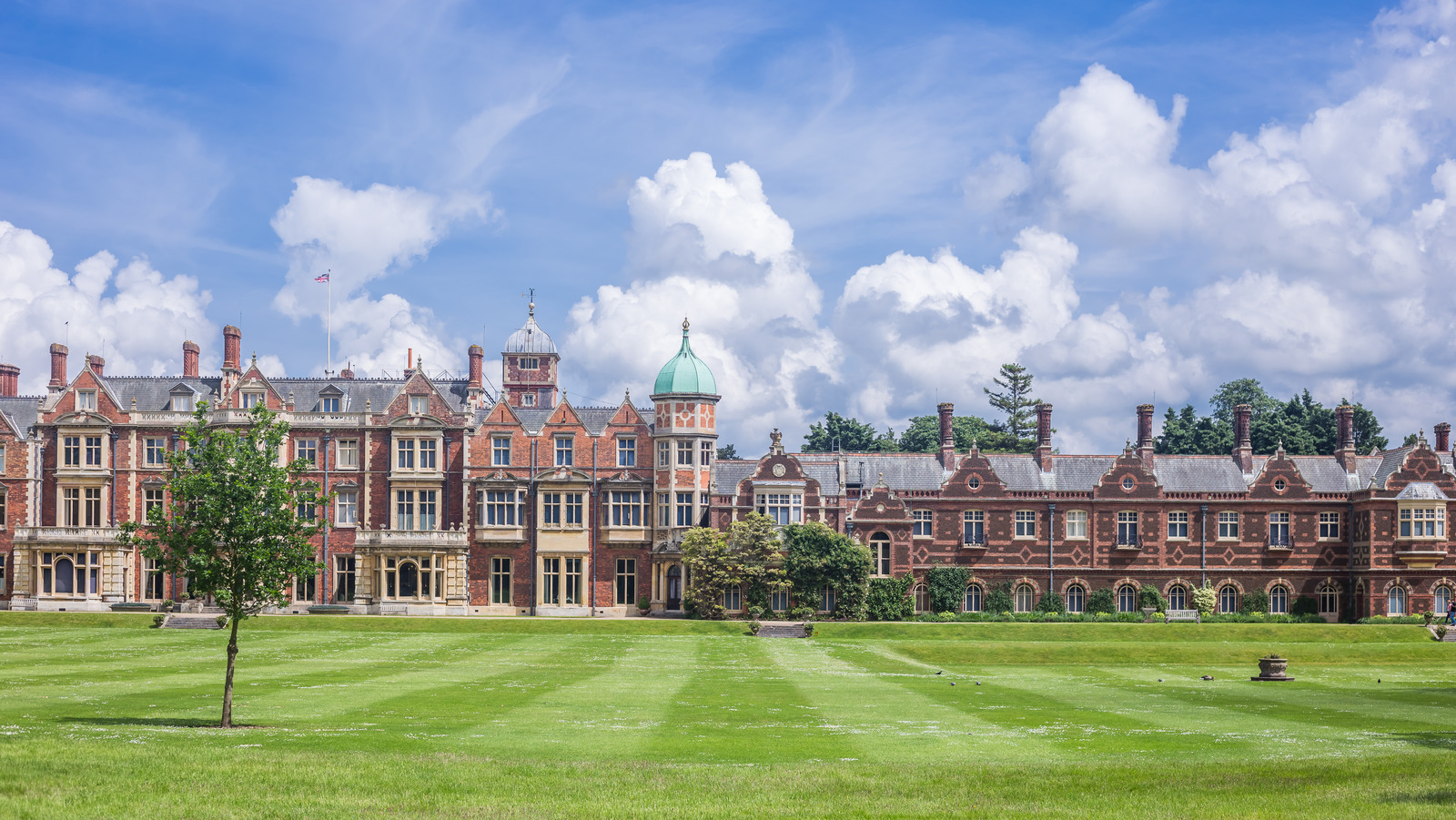 Sandringham Estate The Untold Truth Of The Queen's Country Home