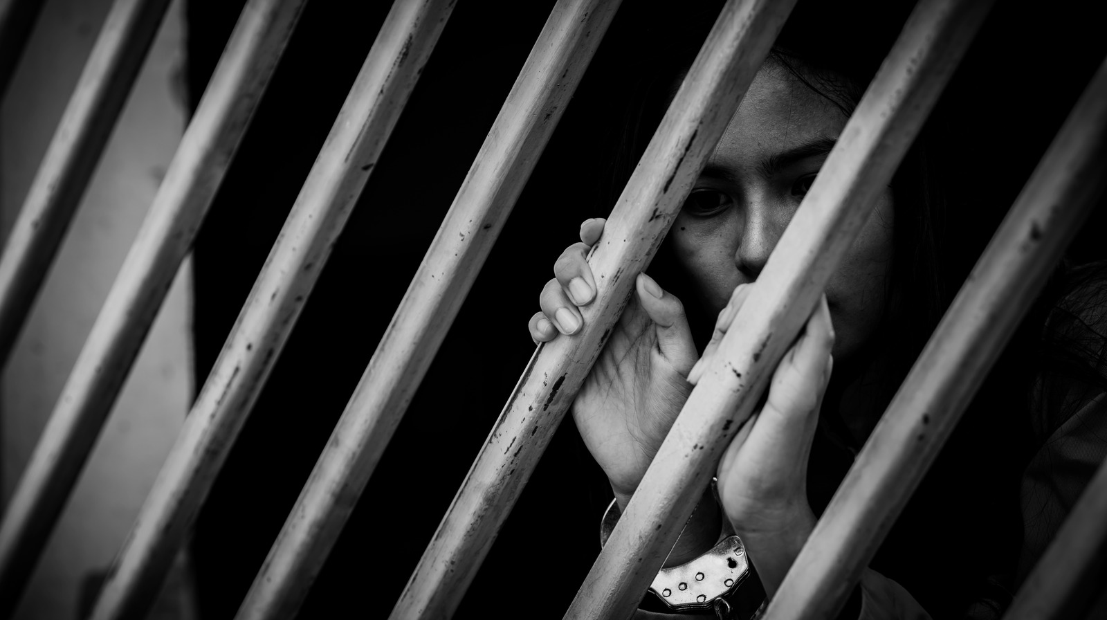 Secrets That Cellmates Of Notorious Prisoners Didn't Keep