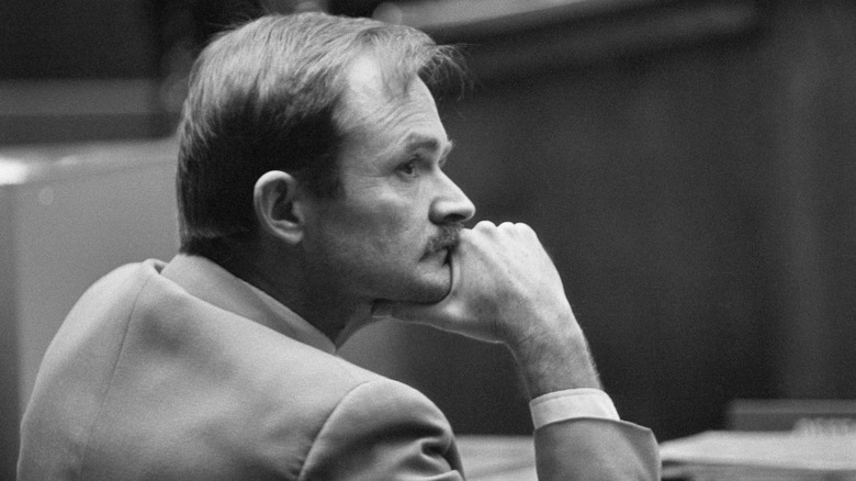 Randy Kraft listening in court