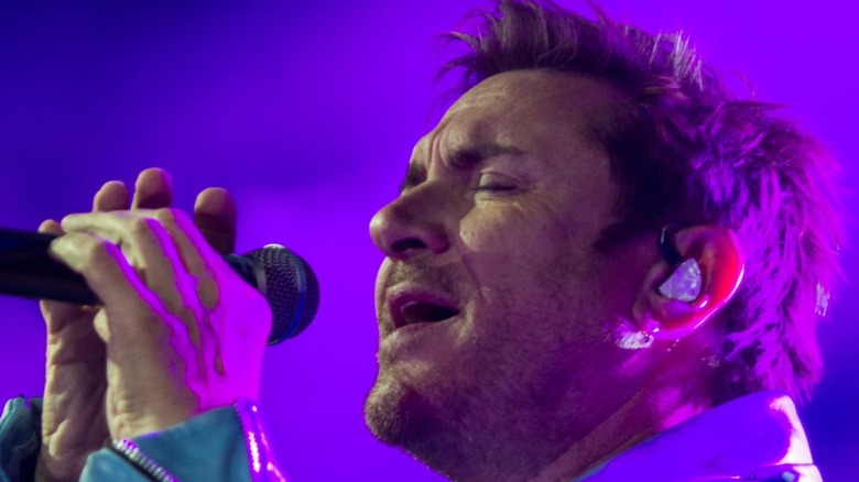 Simon Le Bon singing in 2017