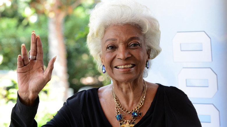 nichelle nichols vulcan salute