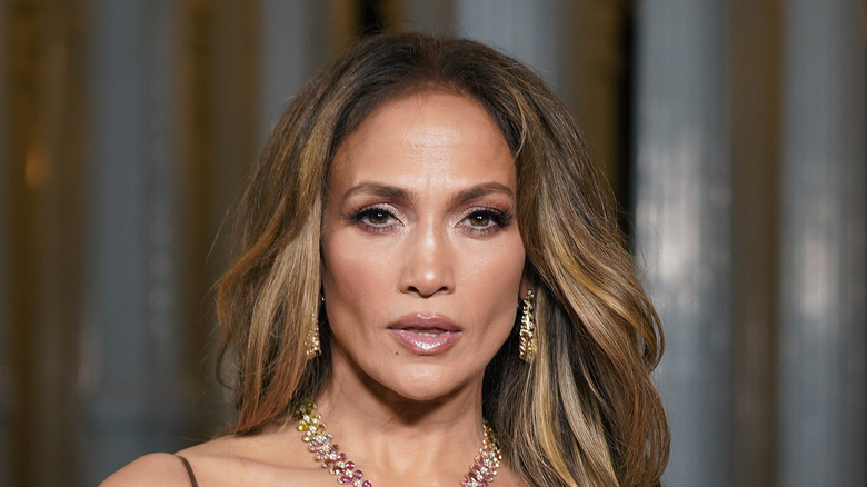 Jennifer Lopez brown eyes