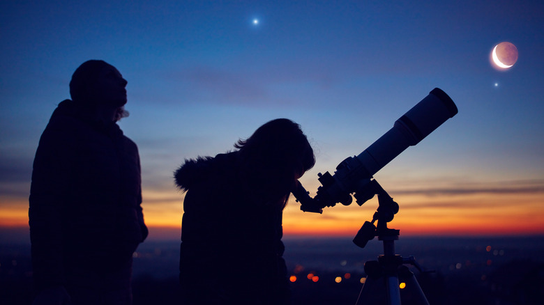 People observing Venus