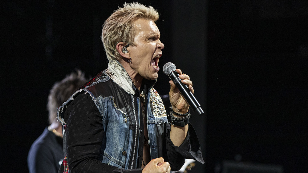 Billy Idol singing