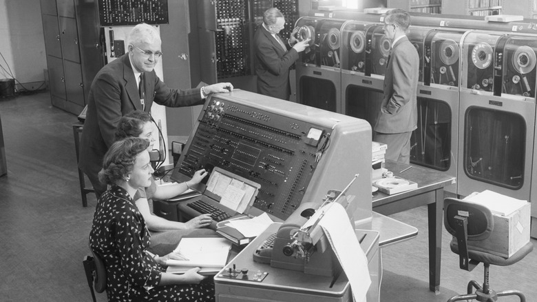 Clydia Beeps and others working on the UNIVAC computer