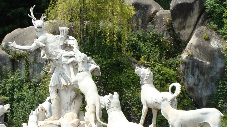 Statue of Actaeon ripped apart by his dogs
