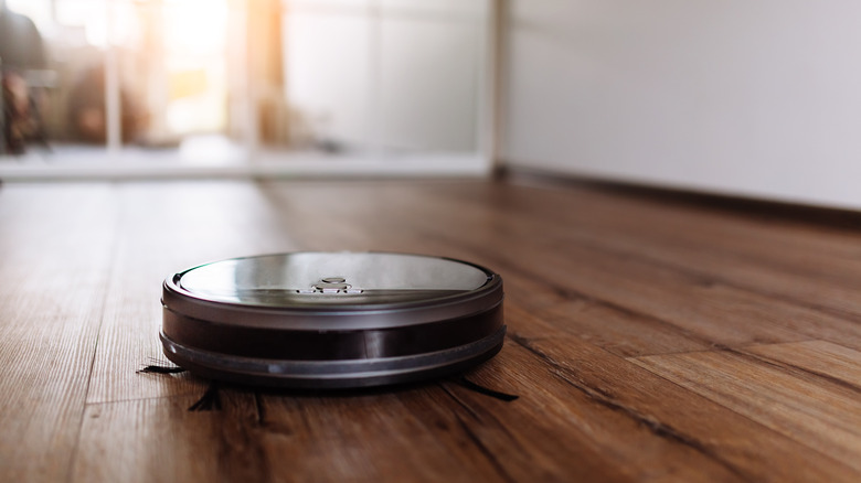 Robot vacuum cleaner