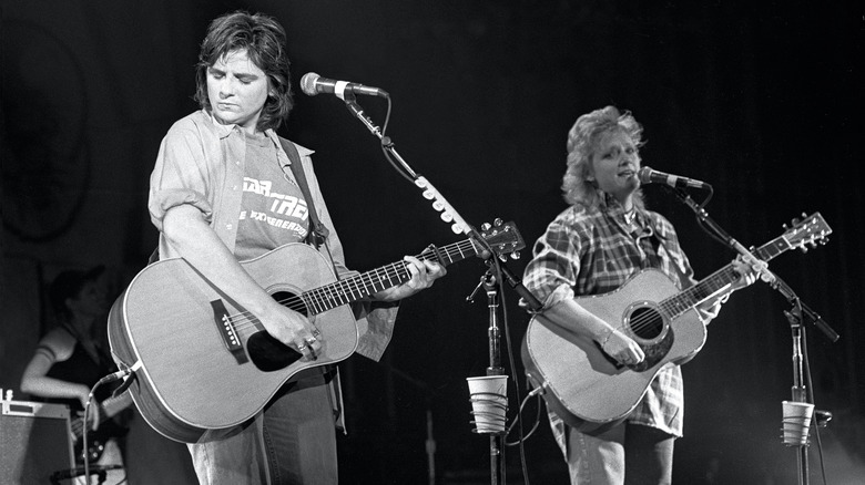 Indigo Girls perform on stage in 1983