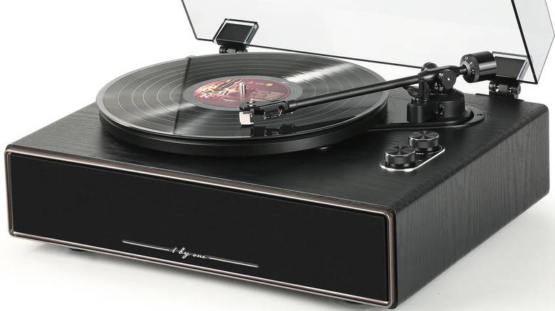 1ByOne all-in-one record player product photo