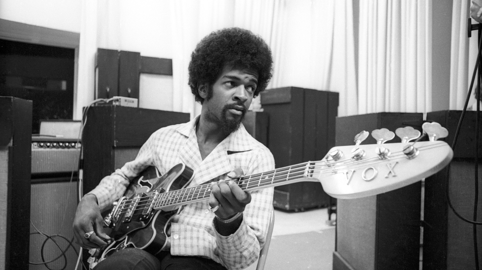 The 5 Greatest Self-Taught Bassists Of All Time