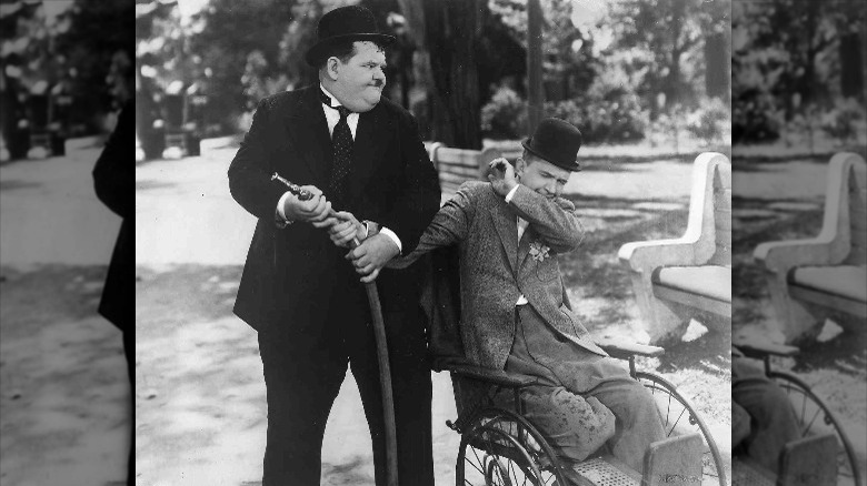 Laurel and Hardy in Block-Heads