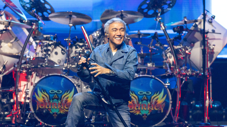 arnel pineda rocking out in 2026