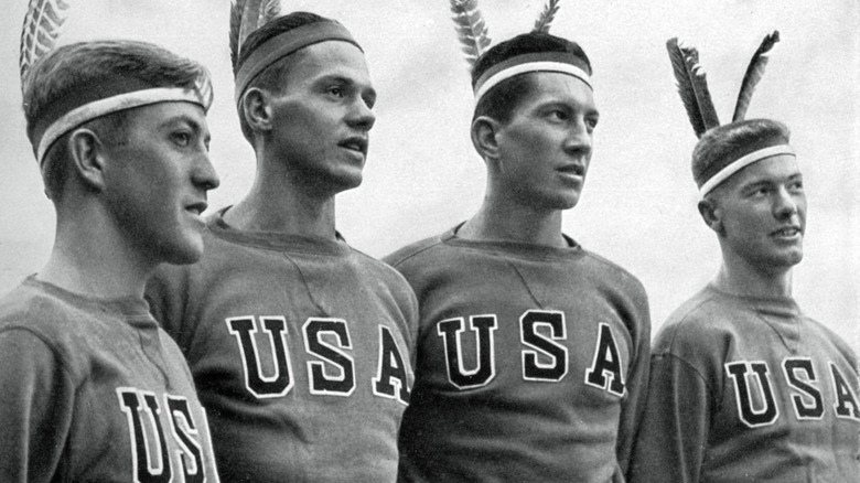 US rowing team don headdresses