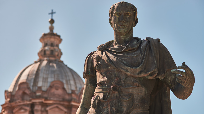 julius caesar statue in rome