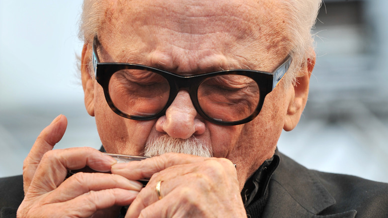 Toots Thielemans performing in 2009