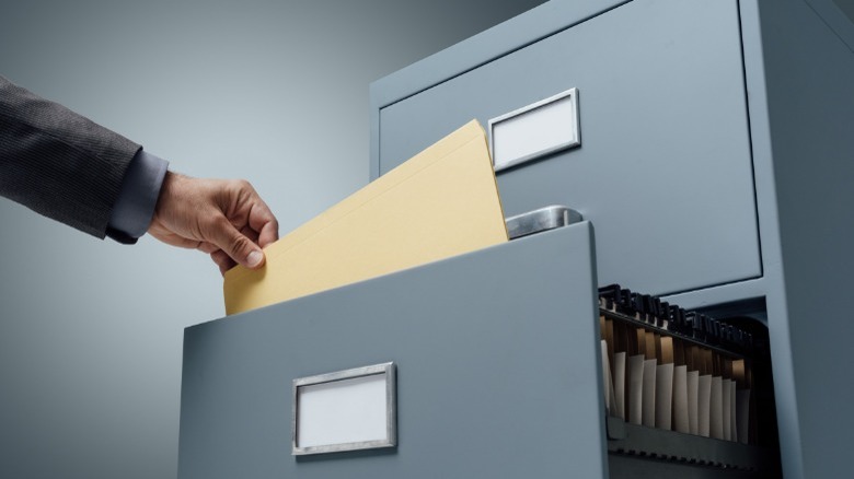 Filing cabinet 