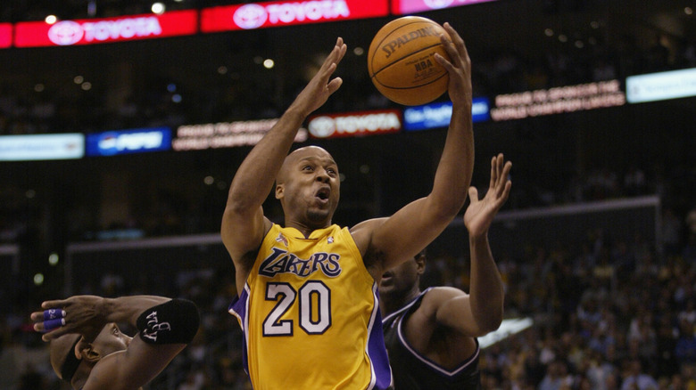 The Lakers and the Kings, 2002
