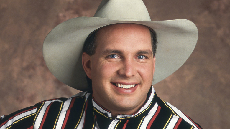 Garth Brooks white hat publicity photo