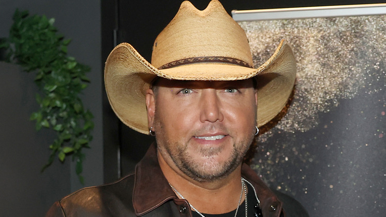 Jason Aldean cowboy hat