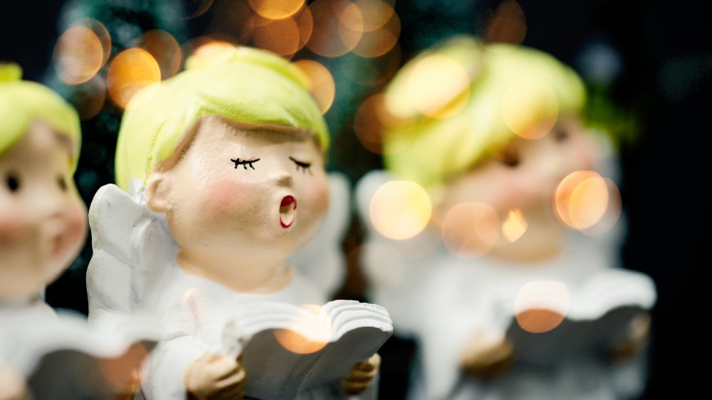 Angels caroling