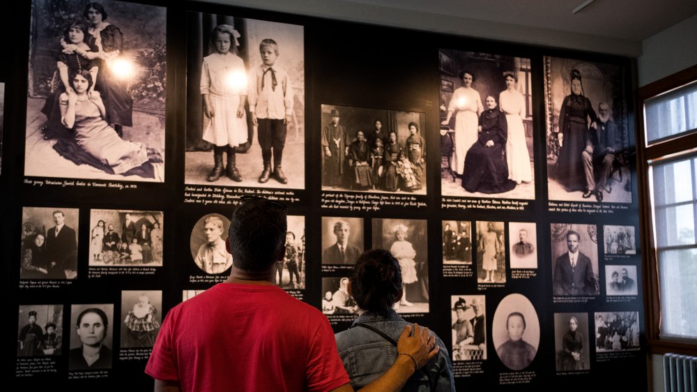 immigration photos