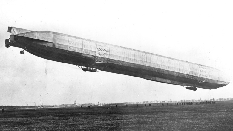 early zeppelin flying