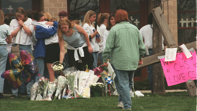 Columbine students mourning