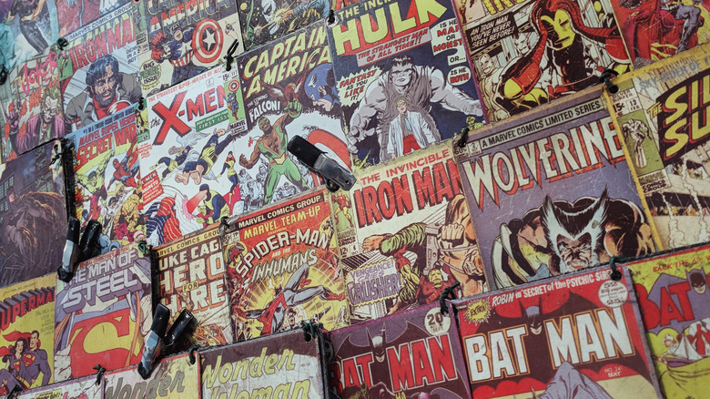 comic book display