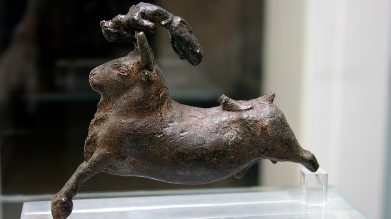 Minoan bull-leaper figurine