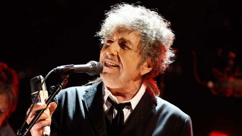 Bob Dylan singing
