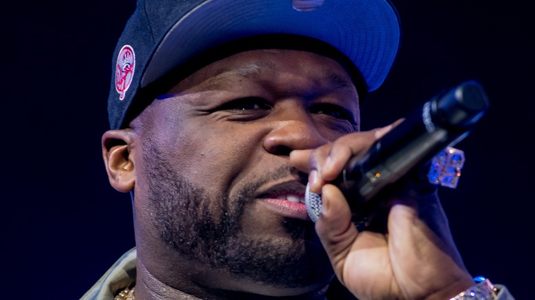 50 cent rapping microphone