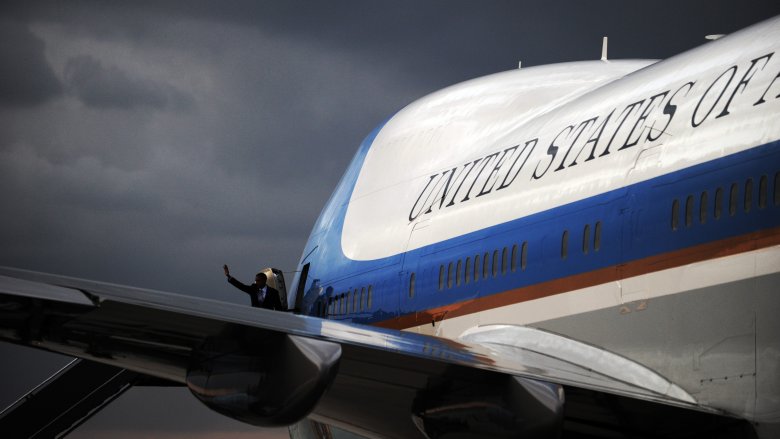 Soldiers and Air Force One