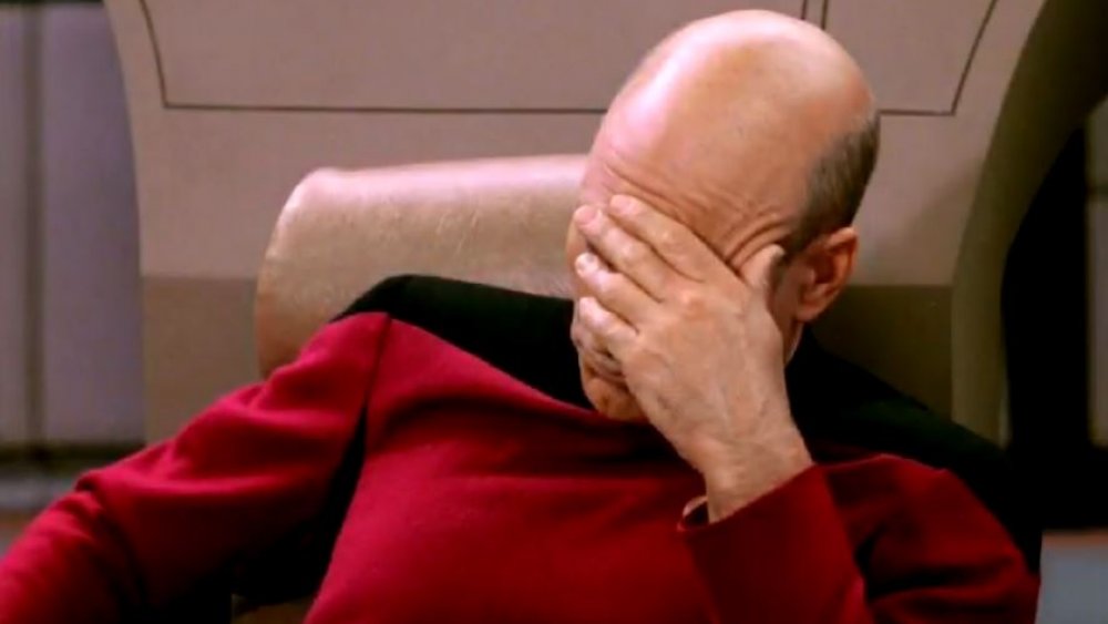 Star Trek Picard head hands