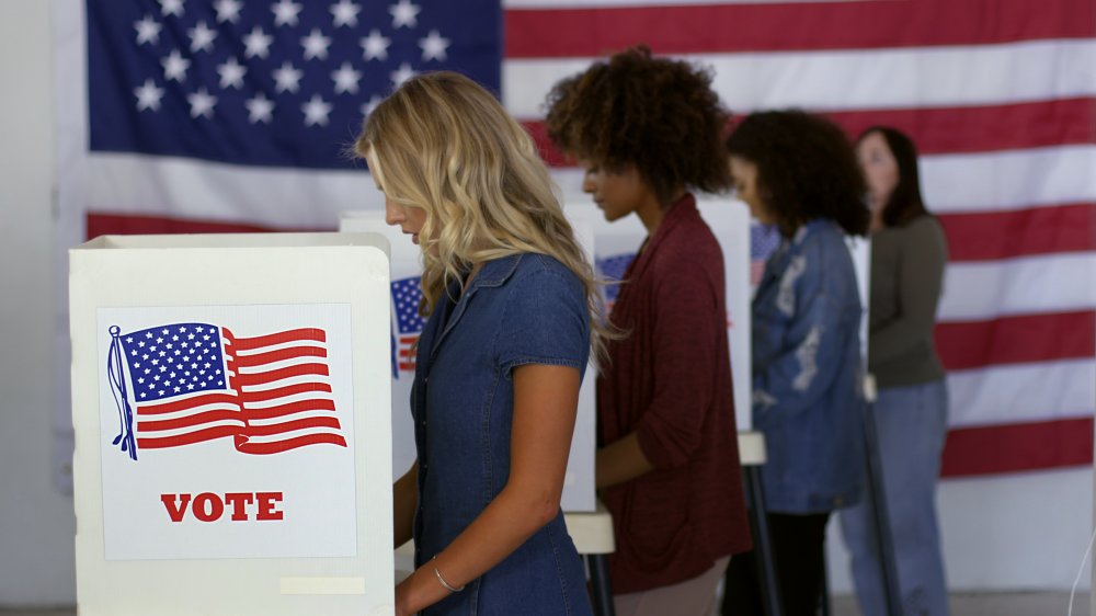 women voting