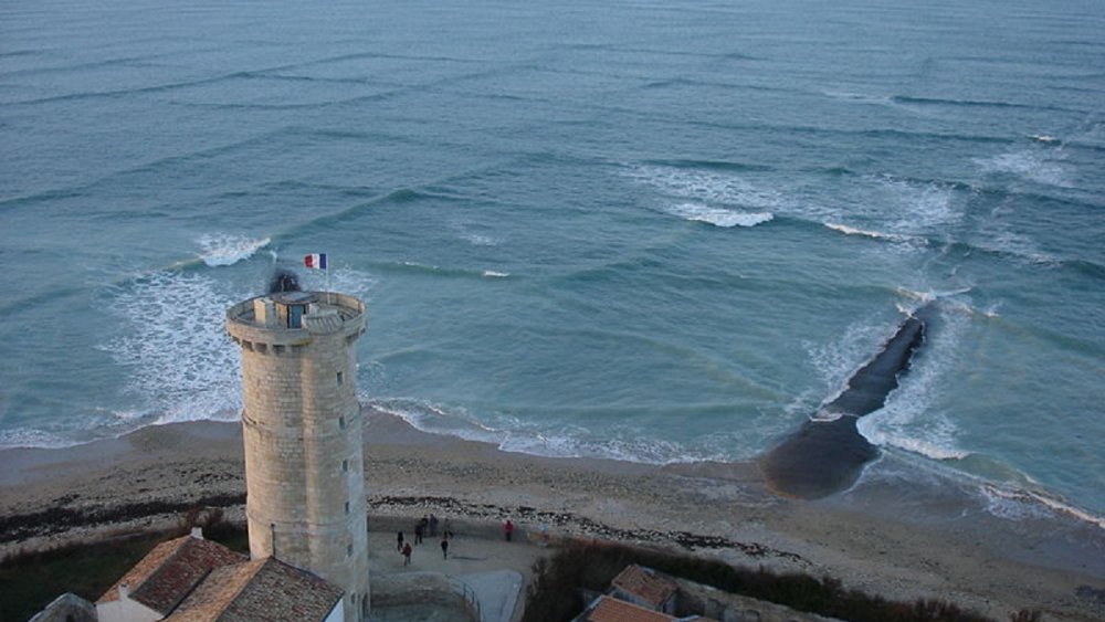 Cross Sea at the Lighthouse of the Whales off the coast of France in 2011