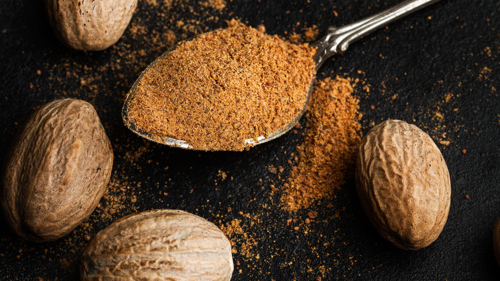 What Does Nutmeg Smell Like?