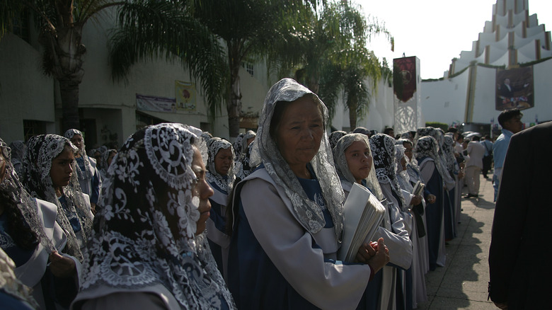 women worshipping at La Luz del Mundo
