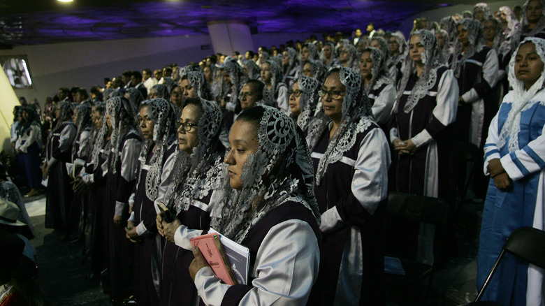 La Luz del Mundo members ceremony