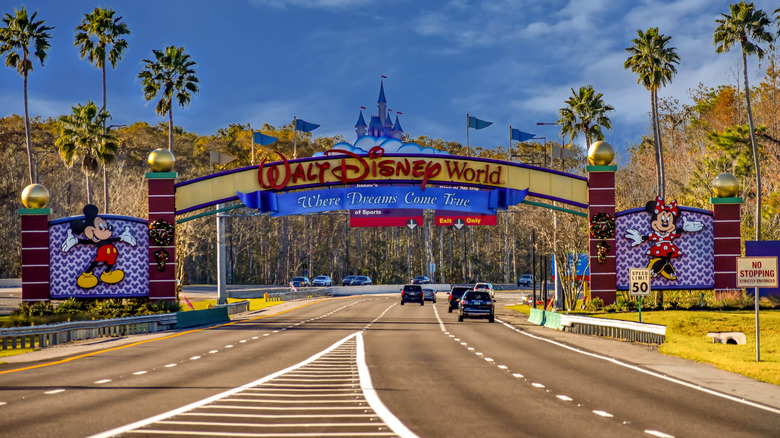 walt disney world entrance