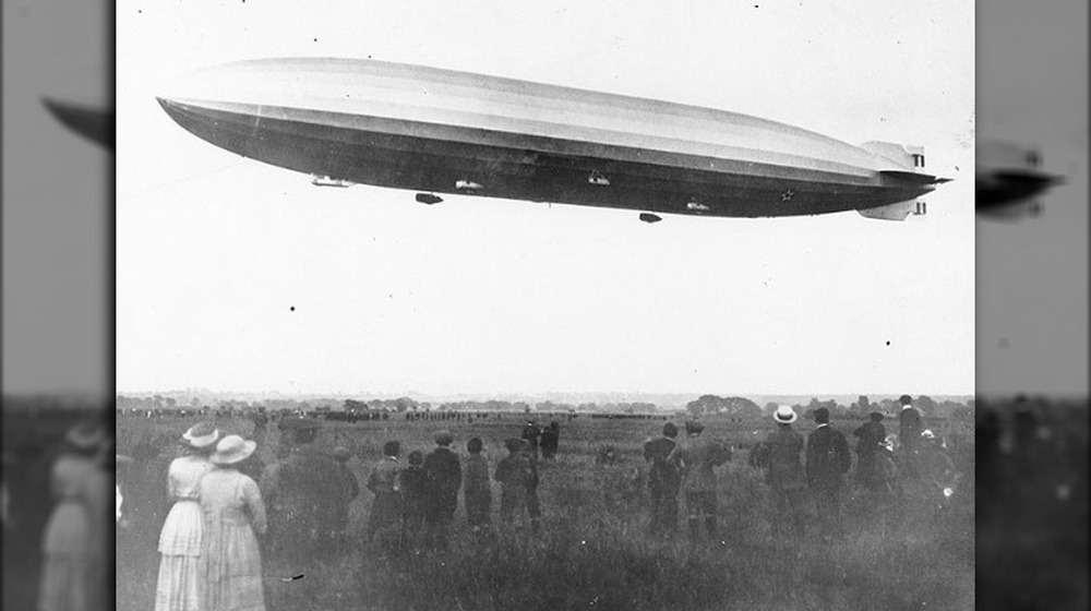R38 airship