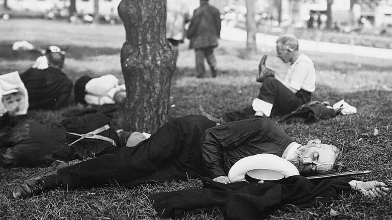 people sleeping in the park during 1911 heat wave