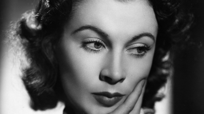 Vivien Leigh hand to face